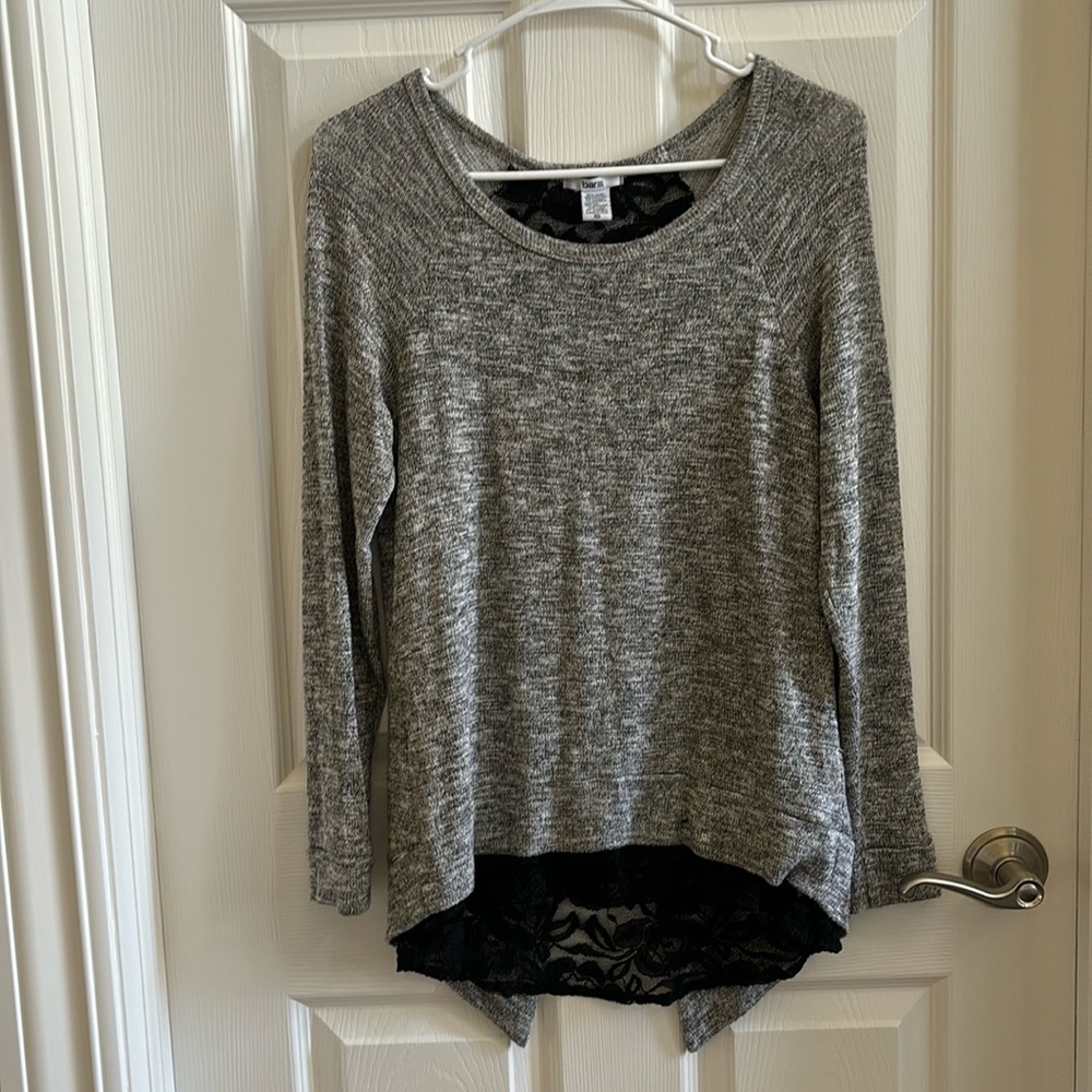 Lightweight sweater